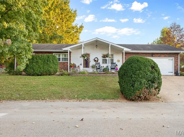 918 Ruby Dr, Farmington, MO 63640
