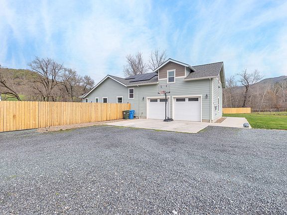 4th image of 707 Wards Creek Rd