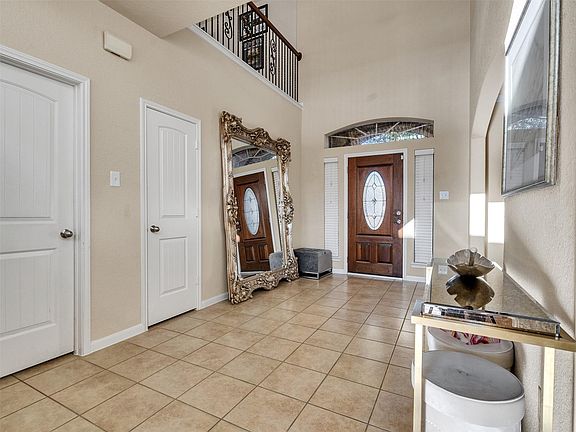 5th image of 522 Summer Mist Ln