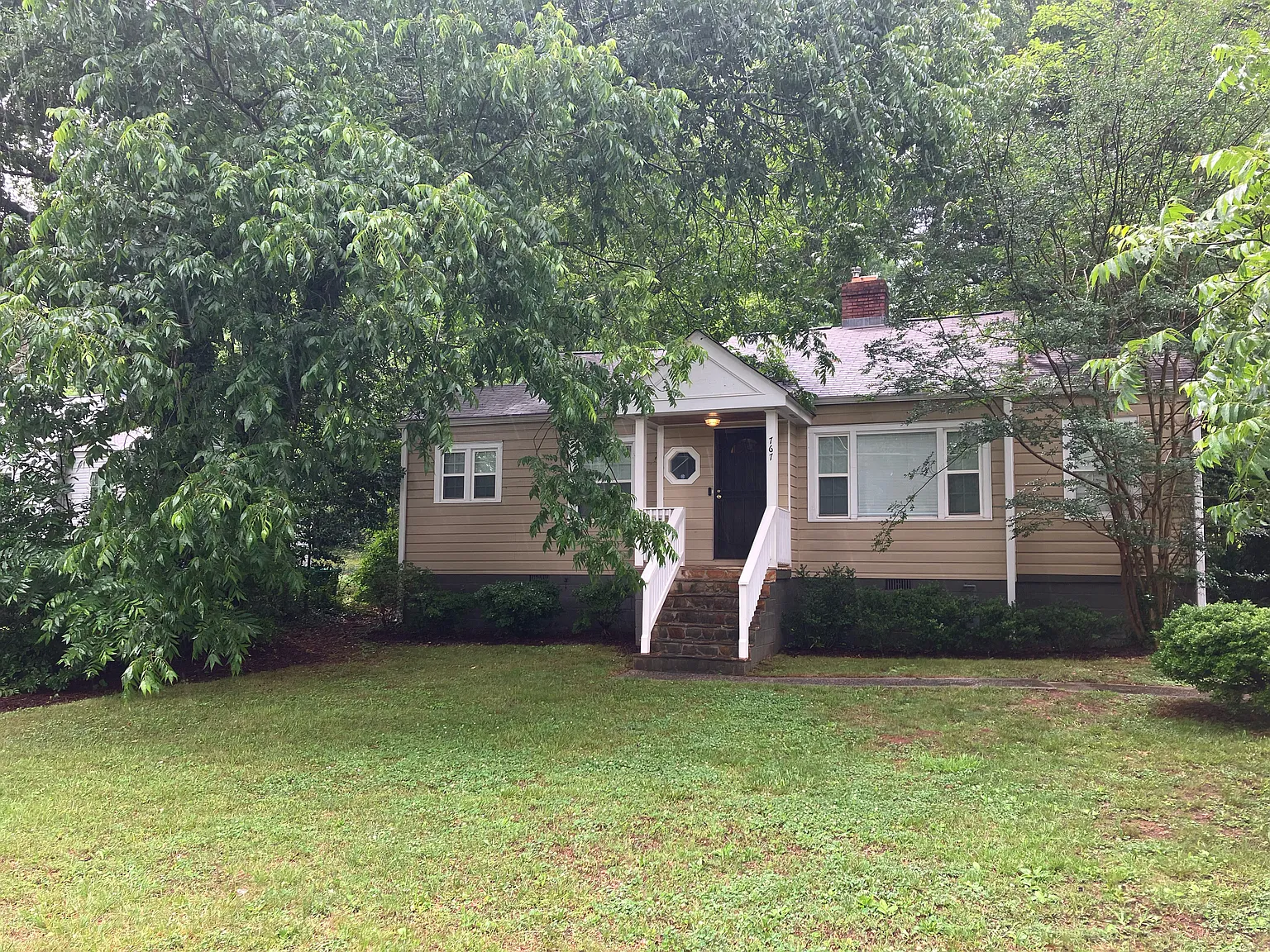 3 bed, 1100 sqft, $2,300 — Photo 1