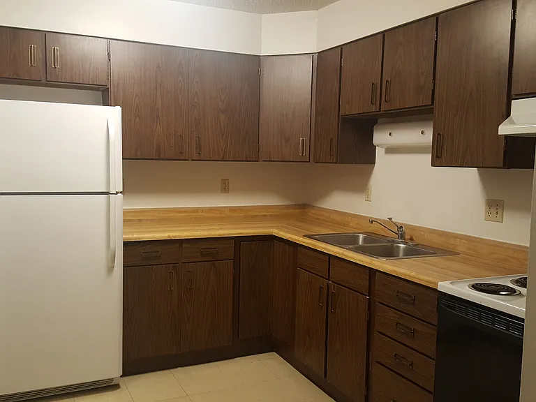 87 Falls St #12 — Photo 5