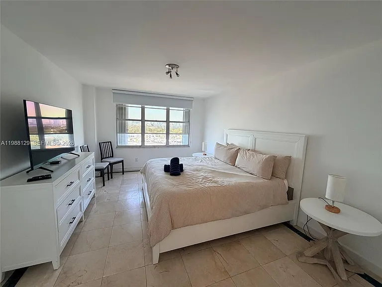 5161 Collins Ave #1506 — Photo 10
