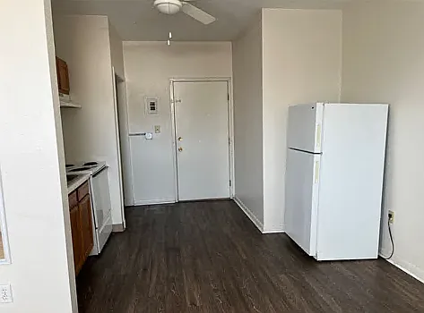 123 E Iowa Ave #1 — Photo 5