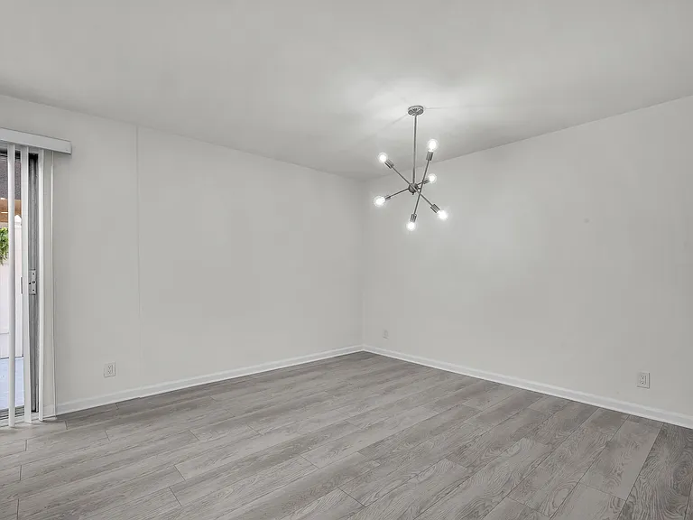 1432 Saltair Ave — Photo 9