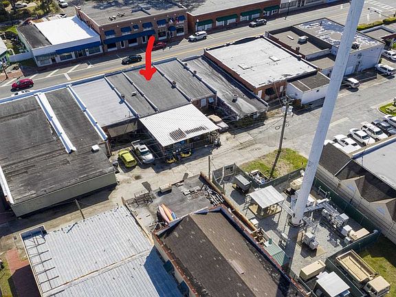 4th image of 108 S Lee St