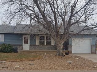 302 Redford Dr, Holcomb, KS 67851