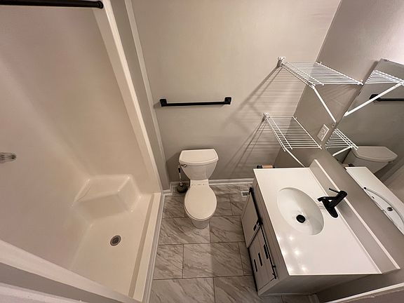 5th image of 721 N Maple St #B