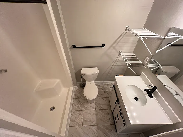 721 N Maple St #B — Photo 5