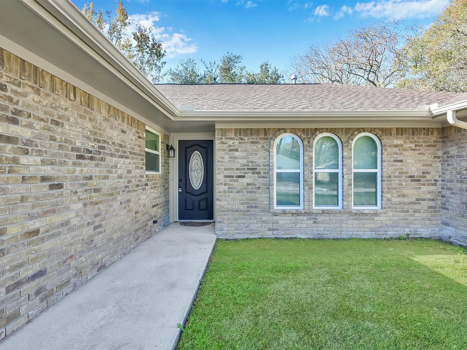 3 bed, 2.0 bath, 1778 sqft, $2,150 — Photo 2
