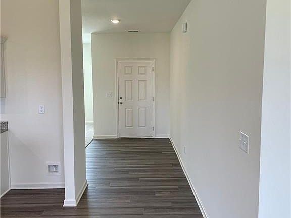 4th image of 400 Matera Dr NW