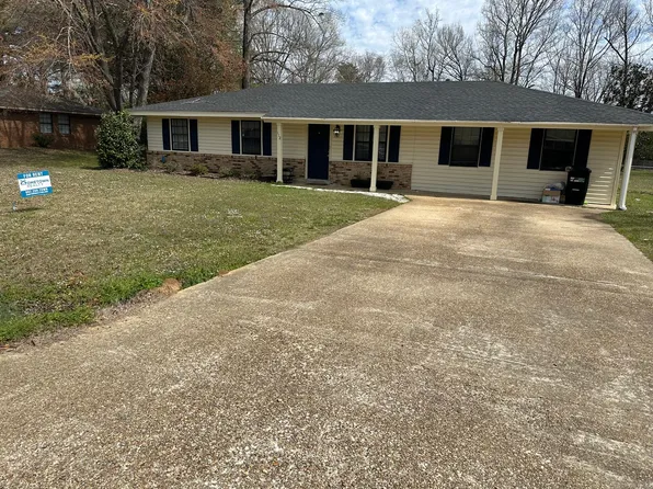 112 Gail Rd, Columbus, MS 39705
