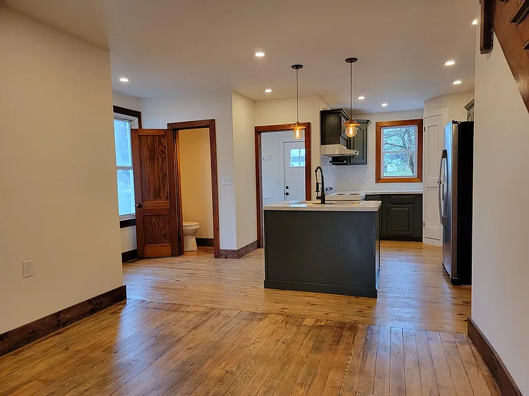 212 W Main St — Photo 12