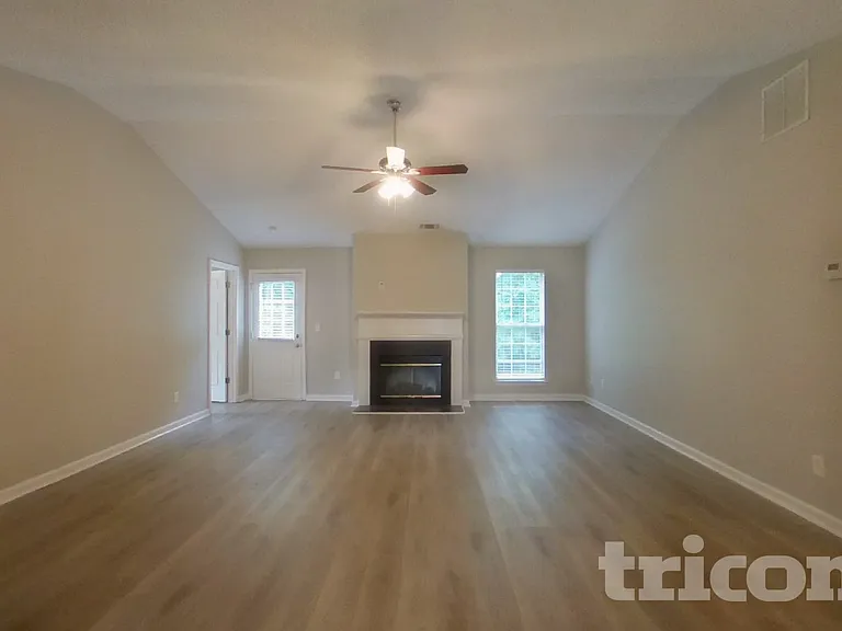 236 Galway Ln — Photo 3