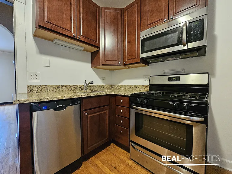 2100-2112 W. Ainslie-4908-4910 N. Hoyne Chicago, IL 60625 — Photo 16