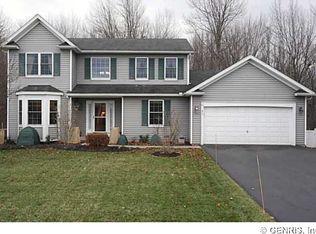 51 Caitlin Trl, West Henrietta, NY 14586