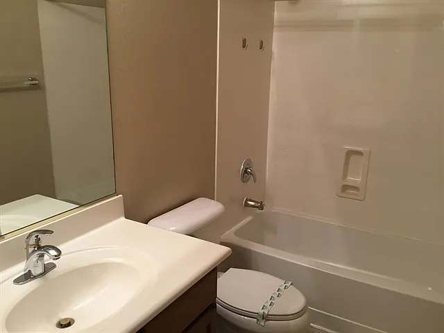 110 W Diamond Trl — Photo 16