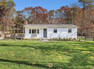 31 Jones Rd, Hampton Bays, NY 11946