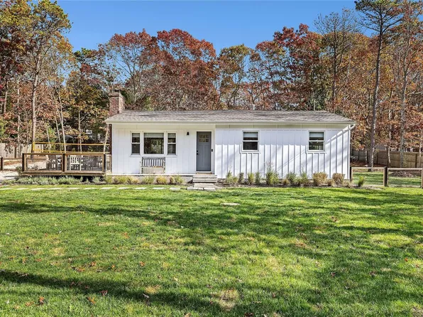 31 Jones Road, Hampton Bays, NY 11946