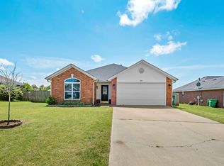 821 Sunflower St, Centerton, AR 72719