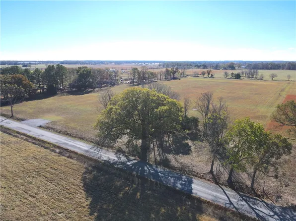 Benton Rd, Sulphur Springs, AR 72768