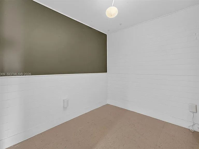 2950 NE 188th St #406 — Photo 16