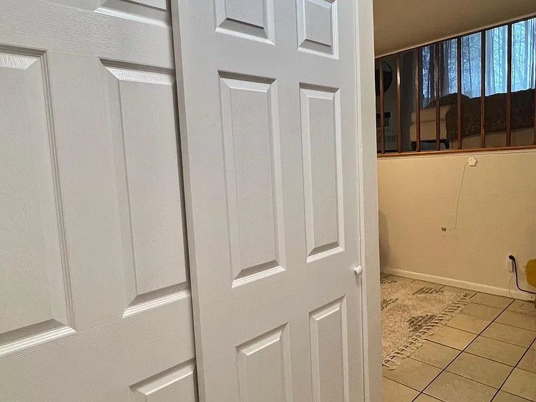 585 N Railroad Ave #2H — Photo 4