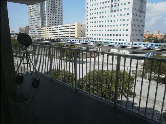 4th image of 850 N Miami Ave APT 605