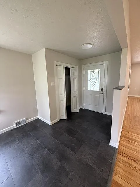 188 Meadowbrook Ave — Photo 2
