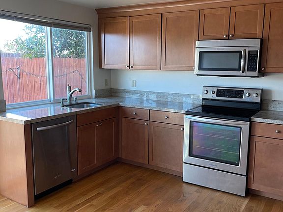 5th image of 2045 Fairmont Dr