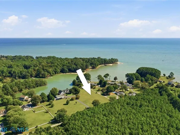 Hopedale Farm Rd, Reedville, VA 22539