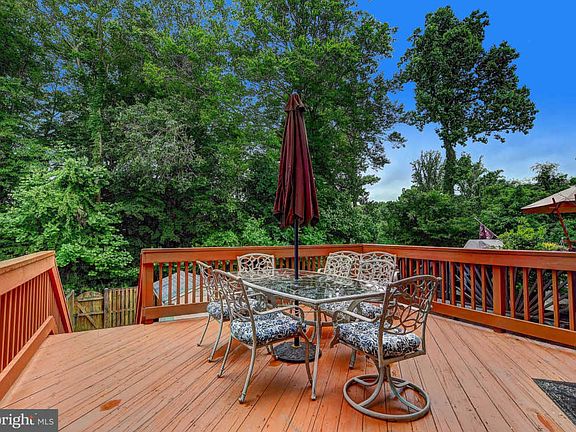 2nd image of 485 Amelanchier Ct