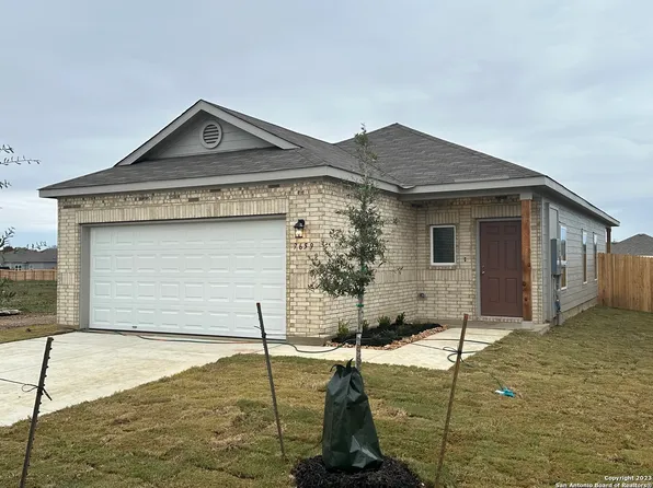 7618 Stud Dr, Elmendorf, TX 78112