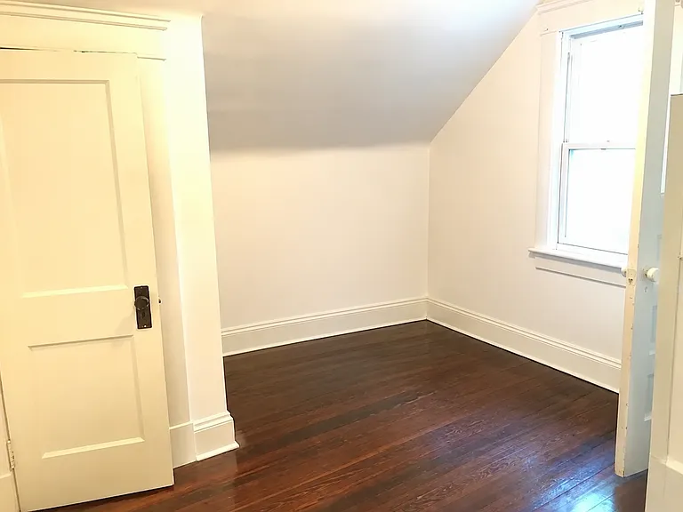 1733 Preyer Ave — Photo 8