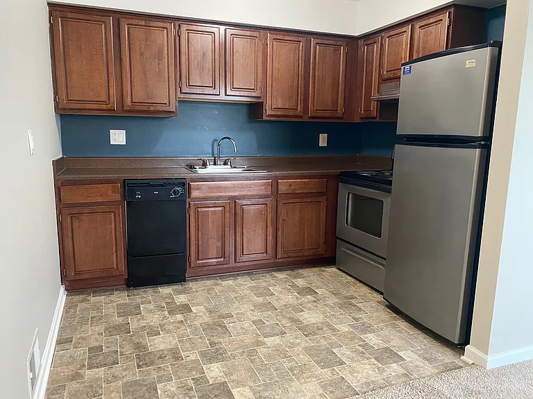 Marianne Manor Apartments — Photo 49