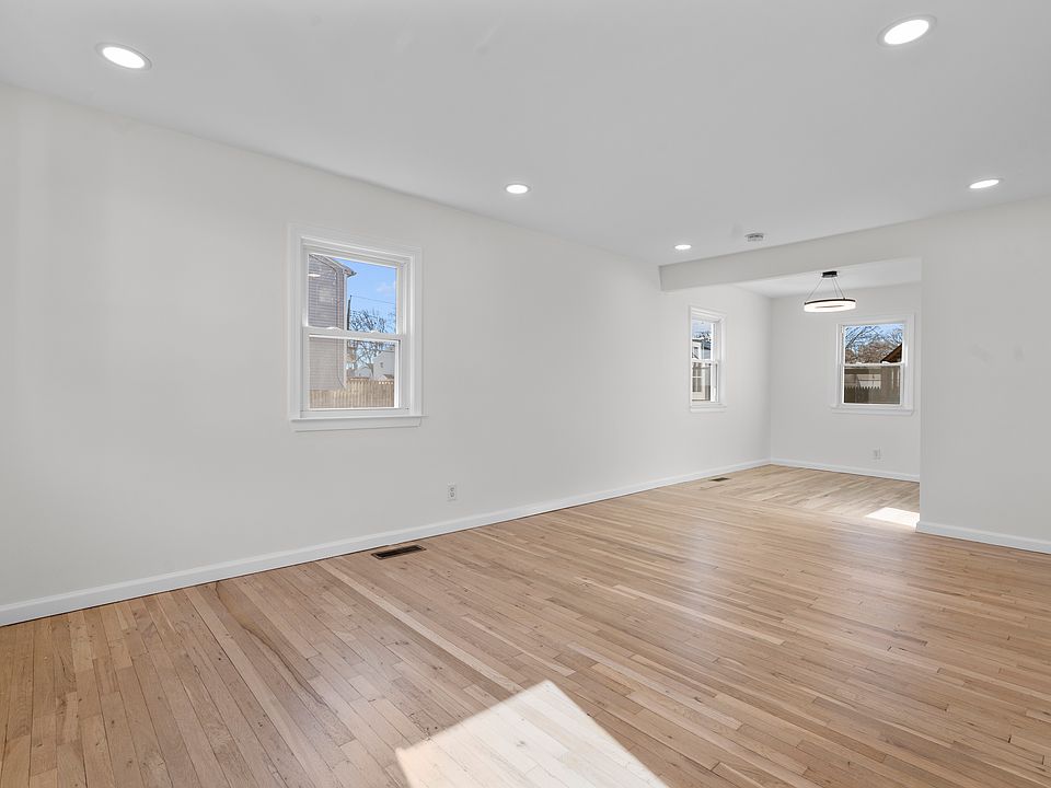 1st image of 29 McGrath Ct