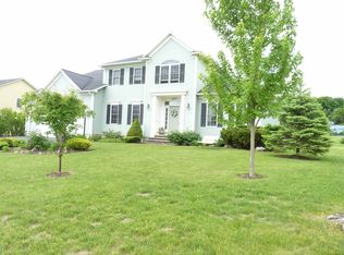4449 Treetops Cir, Manlius, NY 13104