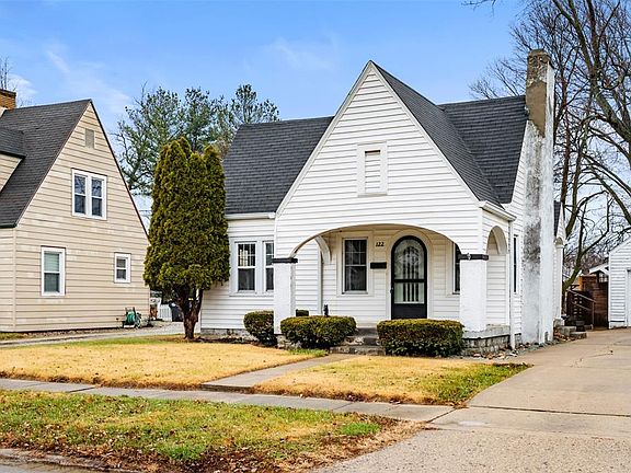 3rd image of 122 Haverhill Dr