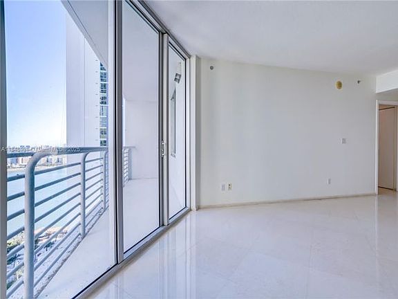2nd image of 325 Biscayne Blvd #2418