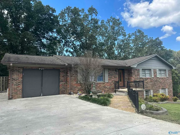 3108 Scenic Dr, Scottsboro, AL 35769