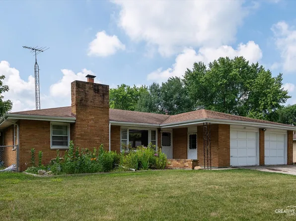 200 Snow St, Sugar Grove, IL 60554