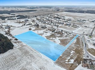 Silveridge Dr #9, Manitowoc, WI 54220