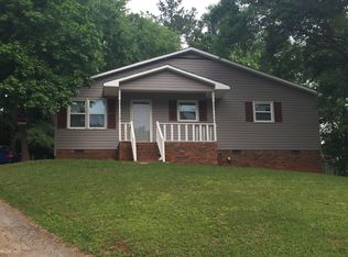 44 Kemp Ct, Wellford, SC 29385