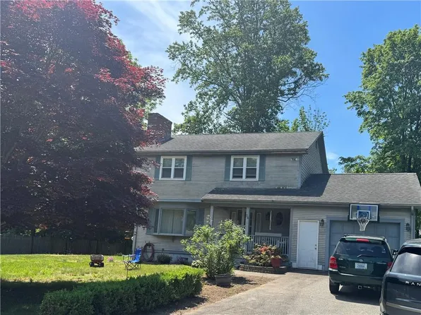 36 Oak Hill Rd, North Kingstown, RI 02852