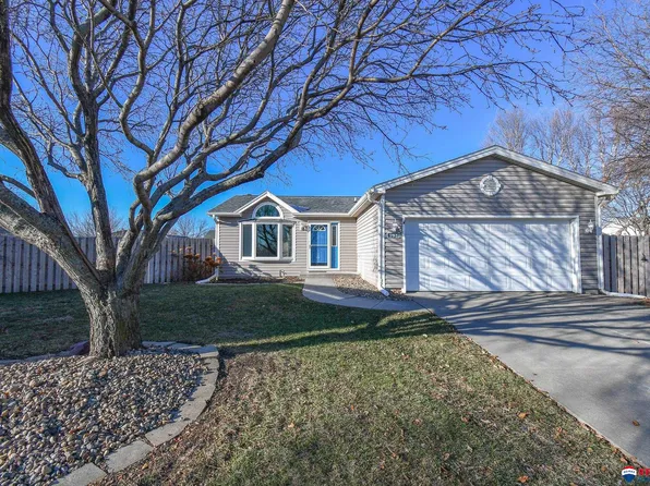 1531 W Lake Ct, Lincoln, NE 68522