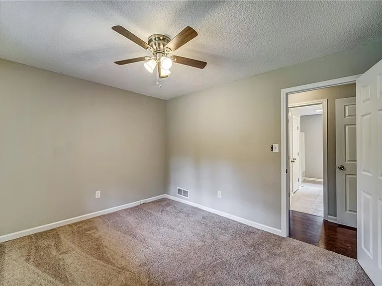 311 Mariner Cir — Photo 24