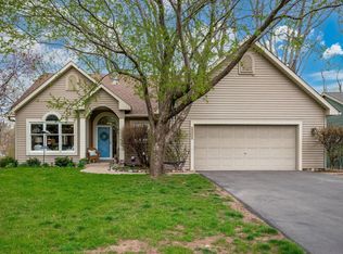 2202 Bicentennial Ct, New Brighton, MN 55112