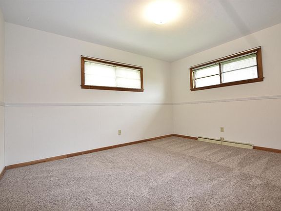 3rd image of 3304 Barbara Dr