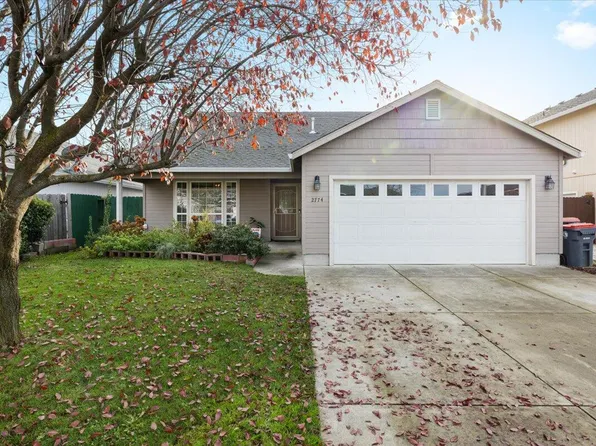 2774 Brookdale Dr, Central Pt, OR 97502