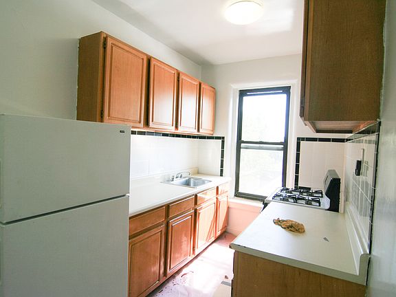 5th image of 3206 29th St #4B