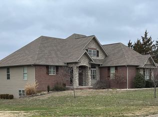 1549 Northbrook St, Lebanon, MO 65536